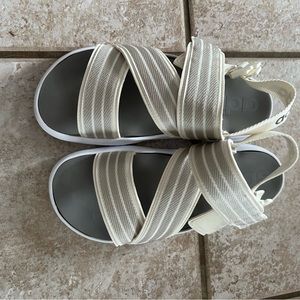 Adidas 90s sandal, white, size 8, fabric straps, PU outsole, very comfortable